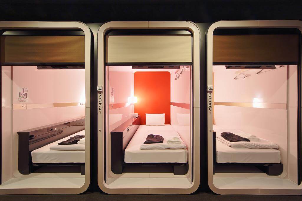 Capsule hotel capsules